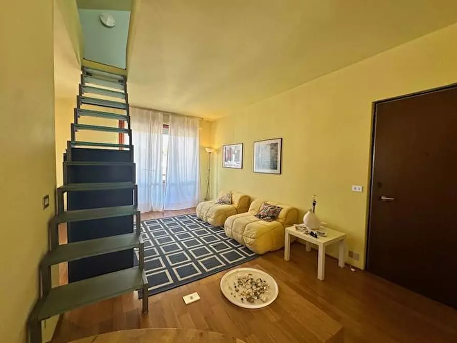 Immagine 8 di Mansarda in vendita  a Camaiore