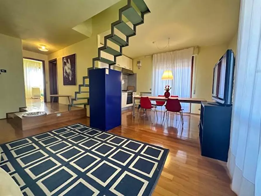 Immagine 11 di Mansarda in vendita  a Camaiore