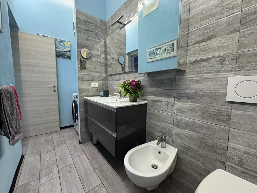 Immagine 17 di Appartamento in vendita  a Viareggio