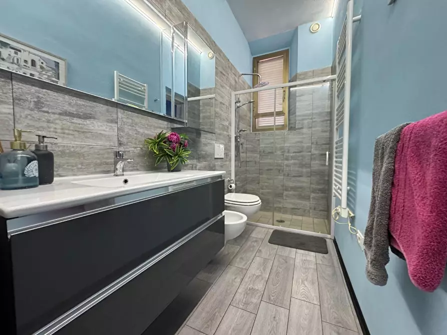 Immagine 13 di Appartamento in vendita  a Viareggio