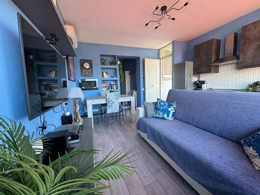 Immagine 57 di Appartamento in vendita  a Viareggio