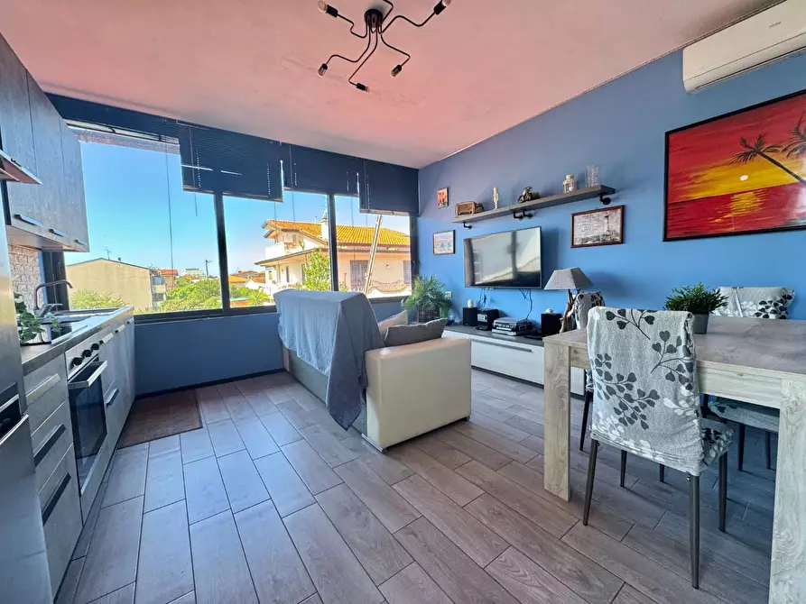 Immagine 5 di Appartamento in vendita  a Viareggio