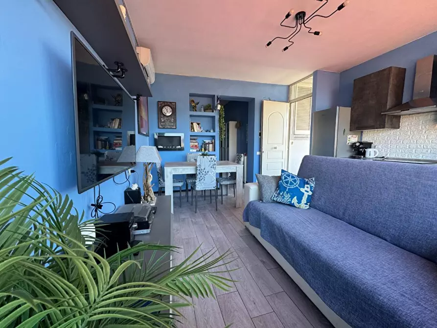 Immagine 58 di Appartamento in vendita  a Viareggio