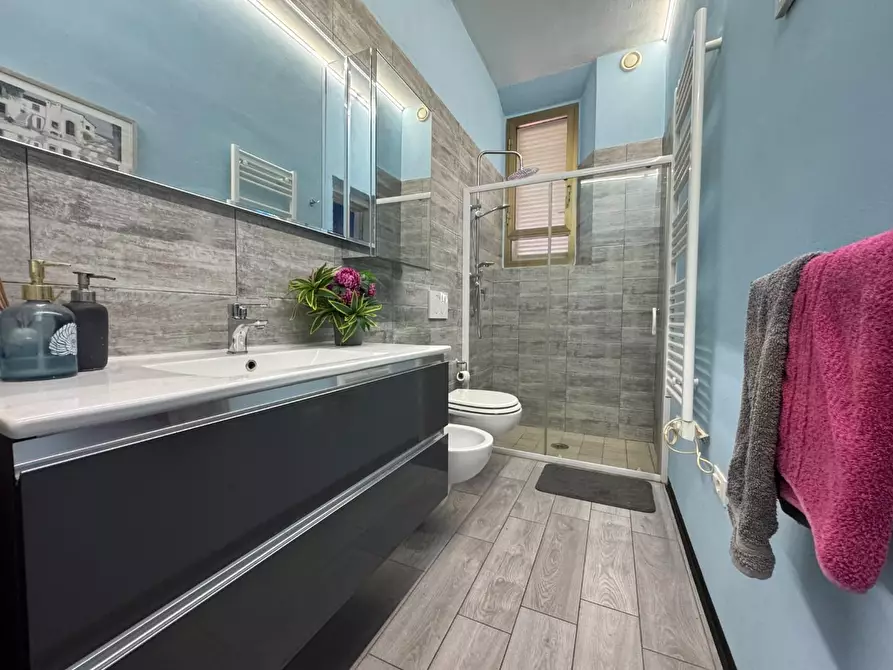 Immagine 27 di Appartamento in vendita  a Viareggio