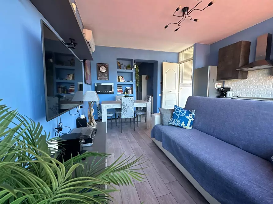 Immagine 56 di Appartamento in vendita  a Viareggio