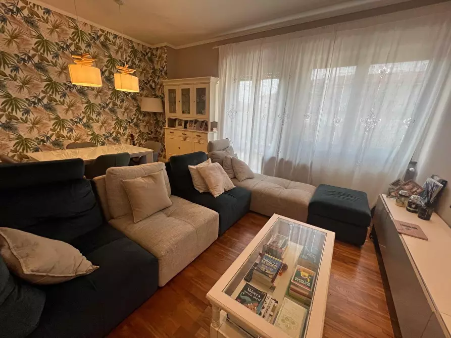 Immagine 8 di Appartamento in vendita  a Camaiore