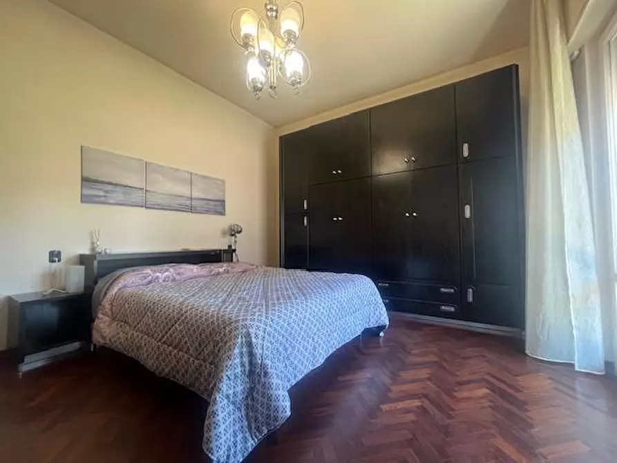 Immagine 17 di Villa in vendita  a Camaiore