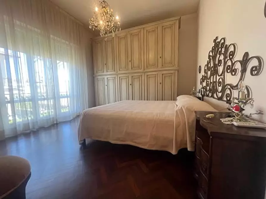 Immagine 12 di Villa in vendita  a Camaiore