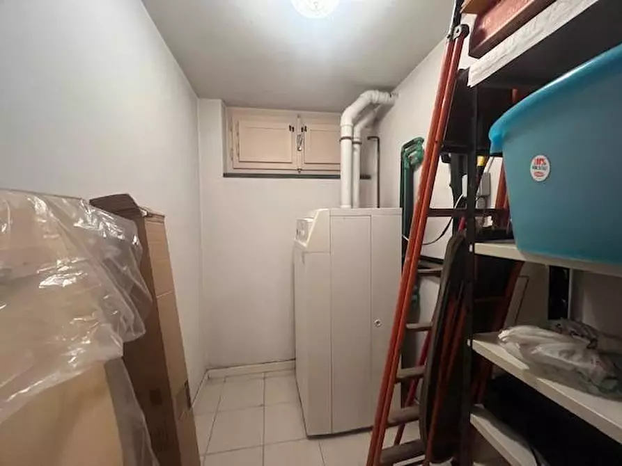 Immagine 52 di Villa in vendita  a Camaiore