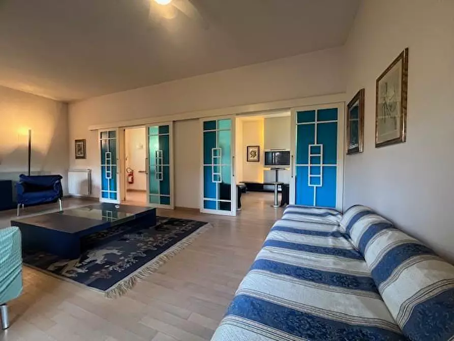 Immagine 21 di Villa in vendita  a Camaiore