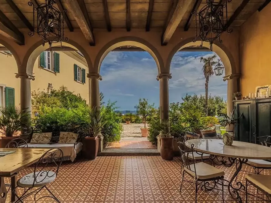 Immagine 23 di Villa in vendita  a Santa Maria A Monte