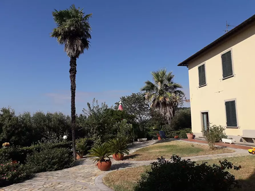 Immagine 2 di Villa in vendita  a Santa Maria A Monte