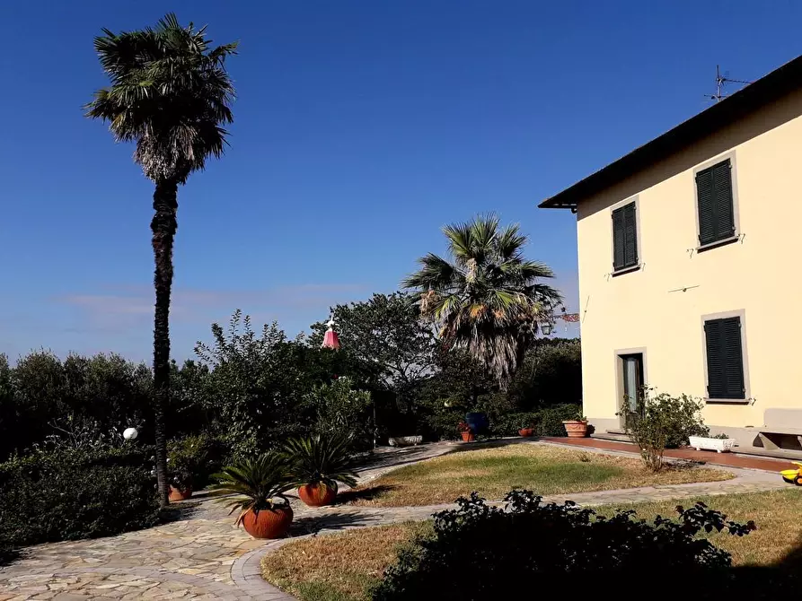 Immagine 26 di Villa in vendita  a Santa Maria A Monte