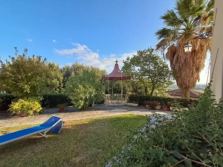 Immagine 36 di Villa in vendita  a Santa Maria A Monte