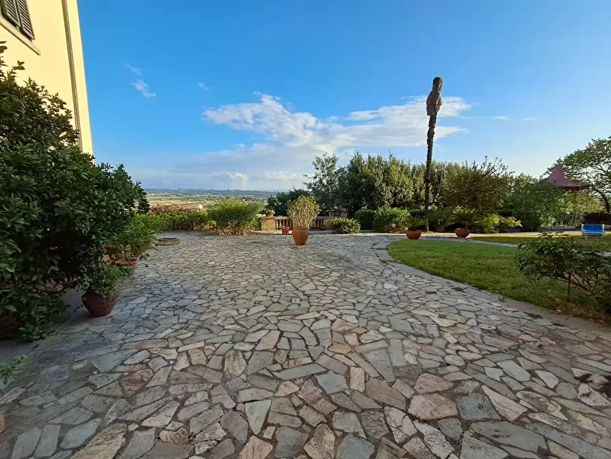 Immagine 37 di Villa in vendita  a Santa Maria A Monte