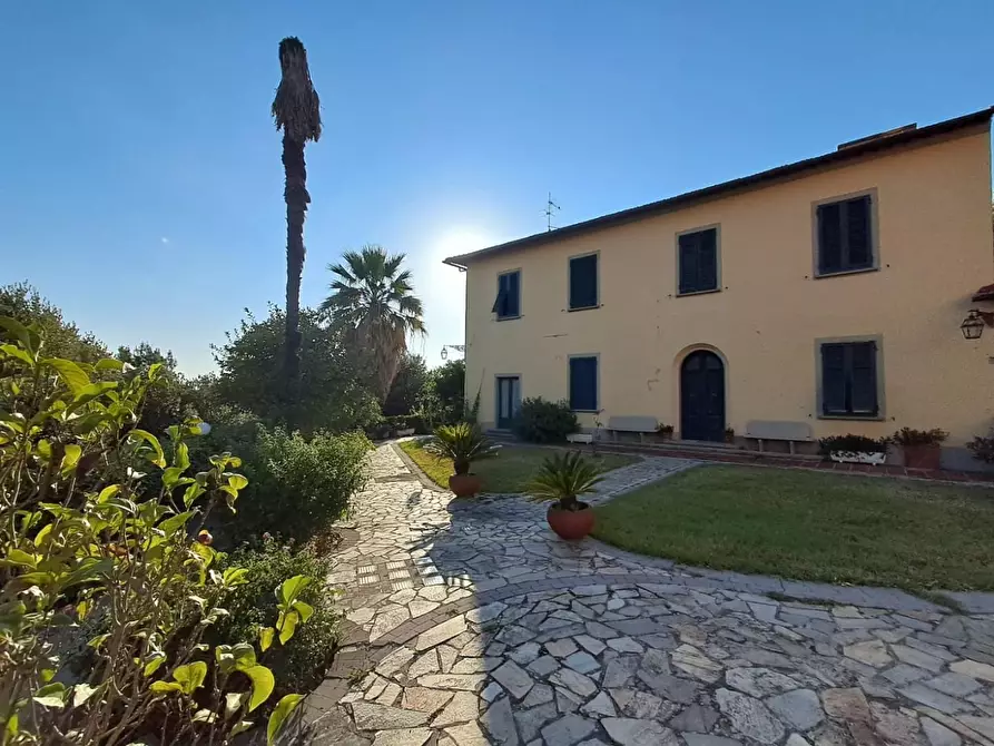 Immagine 51 di Villa in vendita  a Santa Maria A Monte