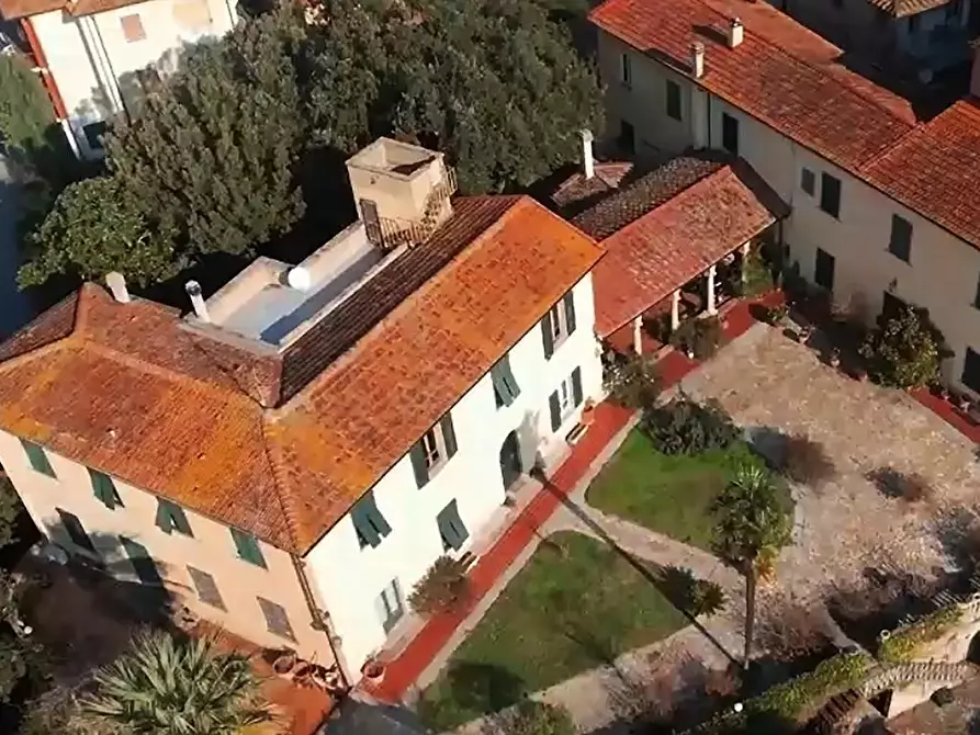 Immagine 18 di Villa in vendita  a Santa Maria A Monte