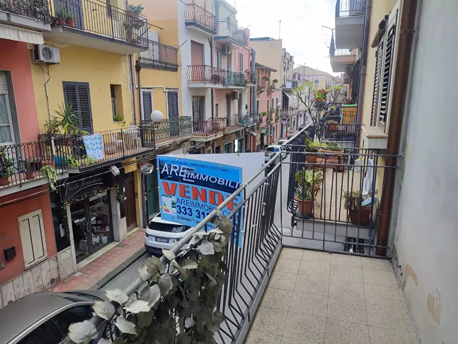 Immagine 5 di Appartamento in vendita  a Giardini-Naxos