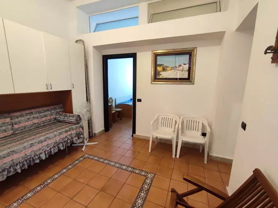 Immagine 17 di Appartamento in vendita  a Giardini-Naxos