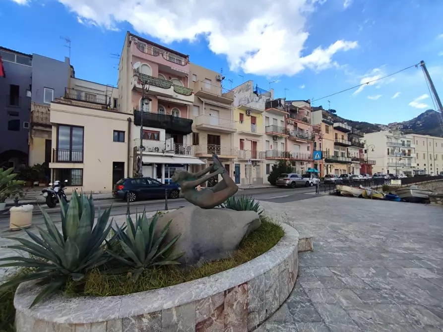 Immagine 1 di Appartamento in vendita  a Giardini-Naxos