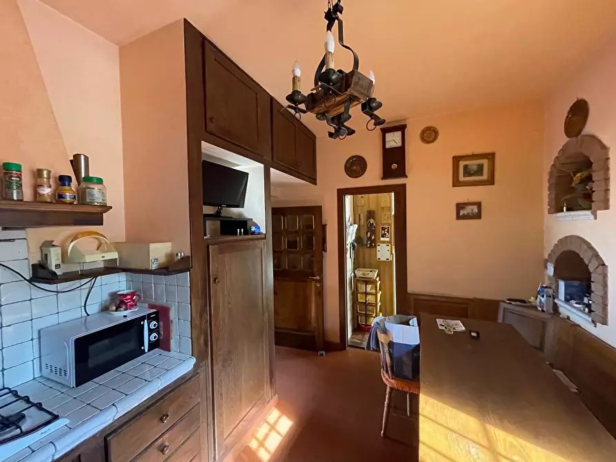 Immagine 12 di Appartamento in vendita  a Siena