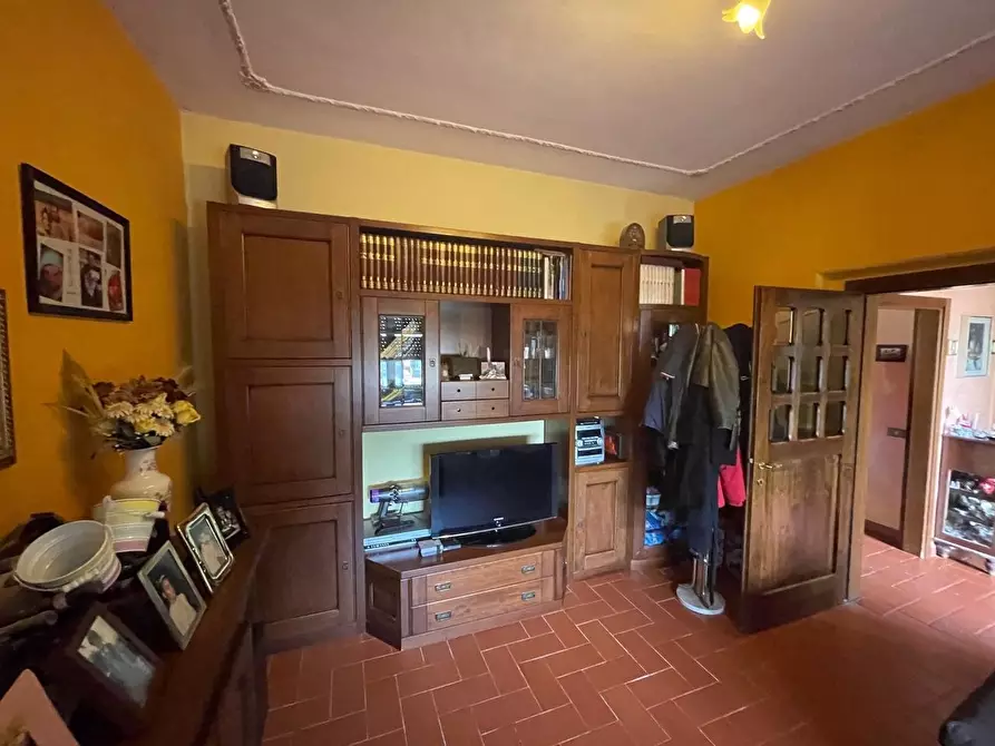 Immagine 5 di Appartamento in vendita  a Siena