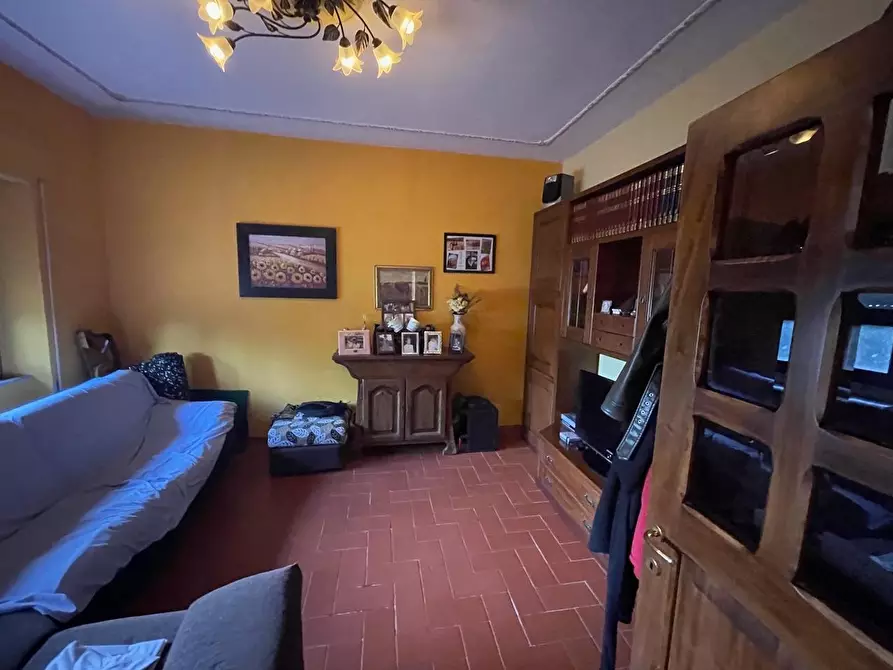 Immagine 2 di Appartamento in vendita  a Siena