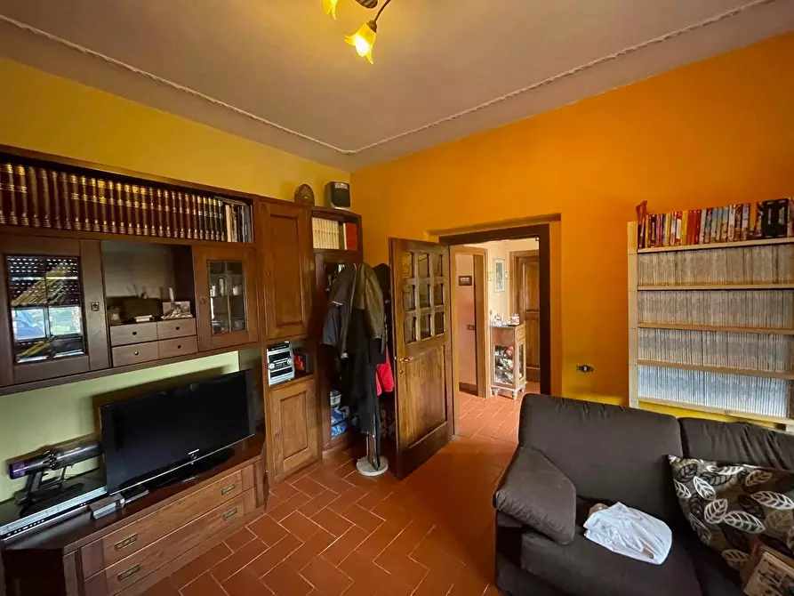 Immagine 4 di Appartamento in vendita  a Siena