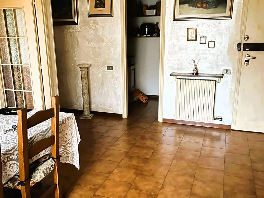 Immagine 1 di Appartamento in vendita  a Massa