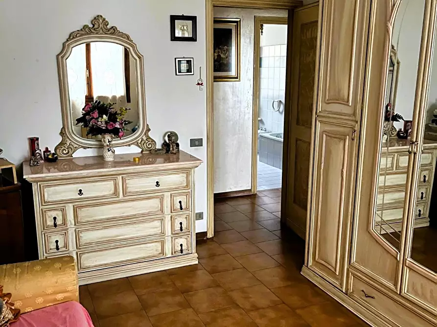 Immagine 10 di Appartamento in vendita  a Massa