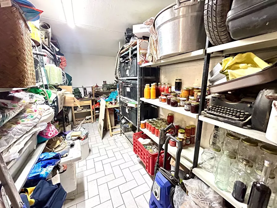 Immagine 23 di Appartamento in vendita  a Pontedera