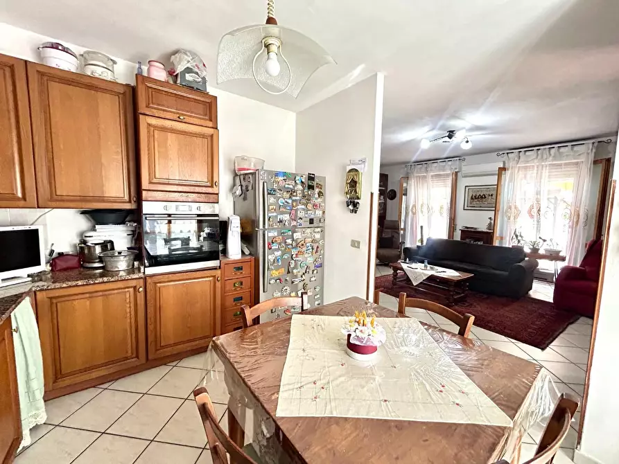 Immagine 5 di Appartamento in vendita  a Pontedera