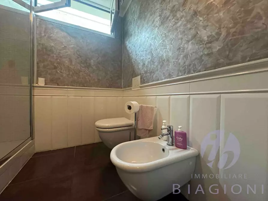 Immagine 25 di Villa in vendita  a Camaiore