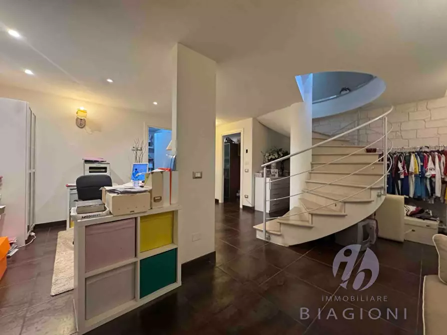 Immagine 22 di Villa in vendita  a Camaiore