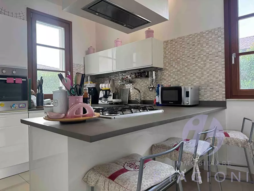 Immagine 16 di Villa in vendita  a Camaiore