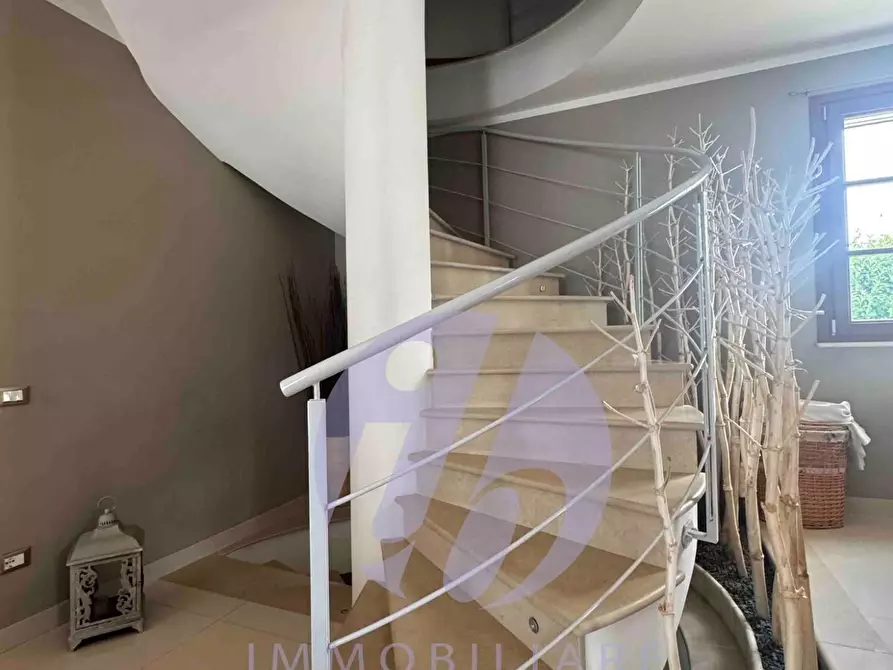 Immagine 21 di Villa in vendita  a Camaiore