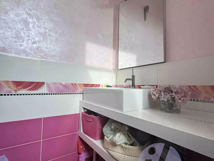 Immagine 23 di Villa in vendita  a Camaiore