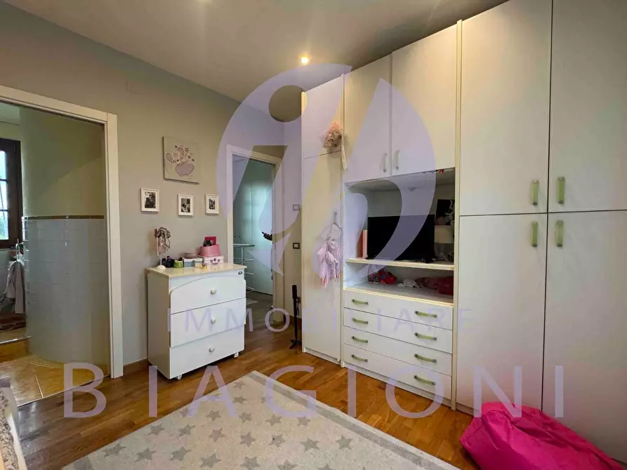 Immagine 38 di Villa in vendita  a Camaiore