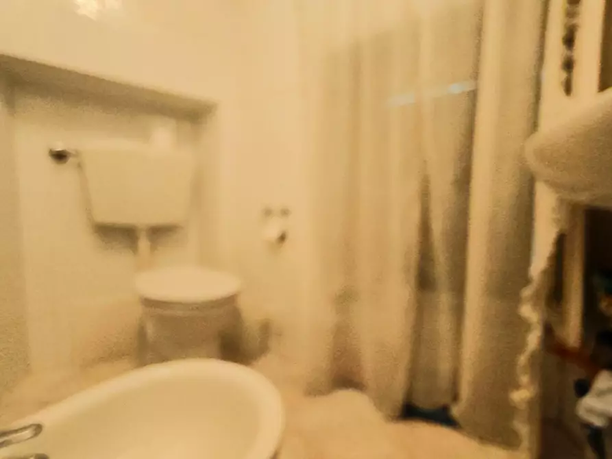 Immagine 12 di Casa semindipendente in vendita  a Massa