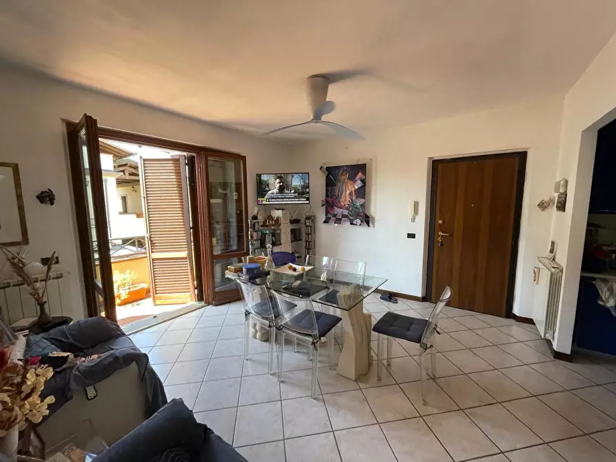 Immagine 2 di Appartamento in vendita  a Massa