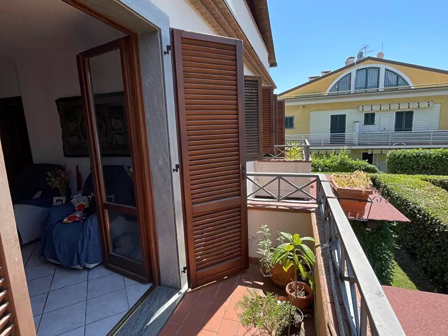 Immagine 5 di Appartamento in vendita  a Massa