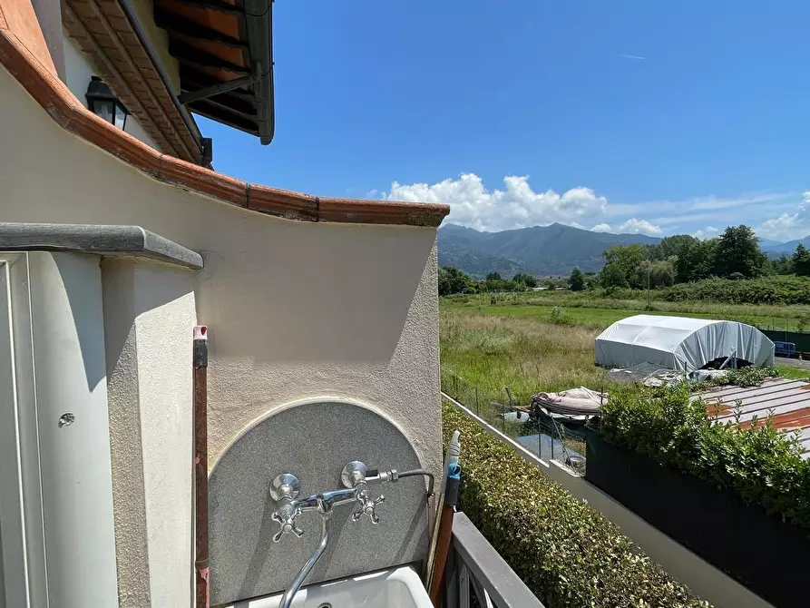 Immagine 19 di Appartamento in vendita  a Massa