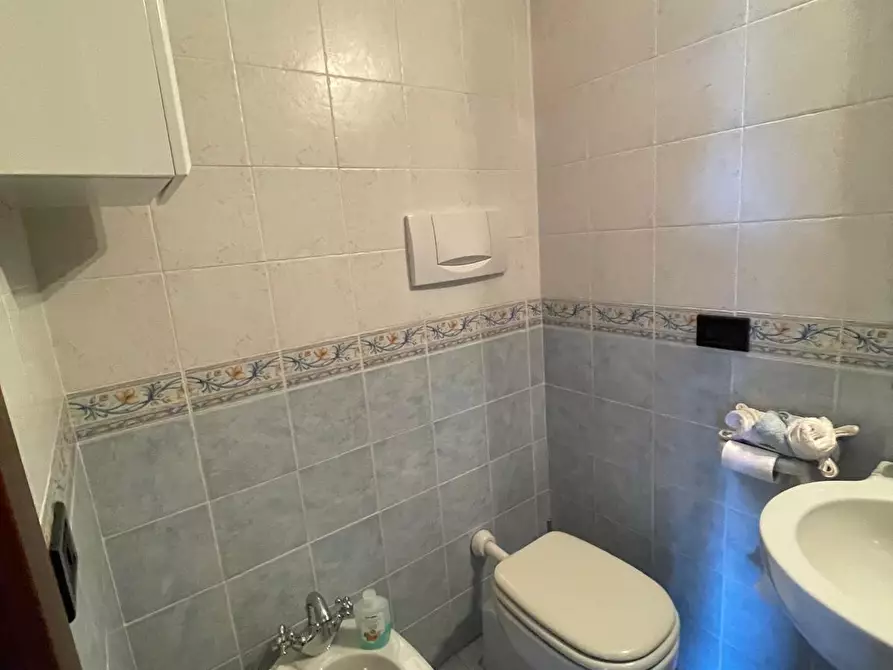 Immagine 11 di Appartamento in vendita  a Massa