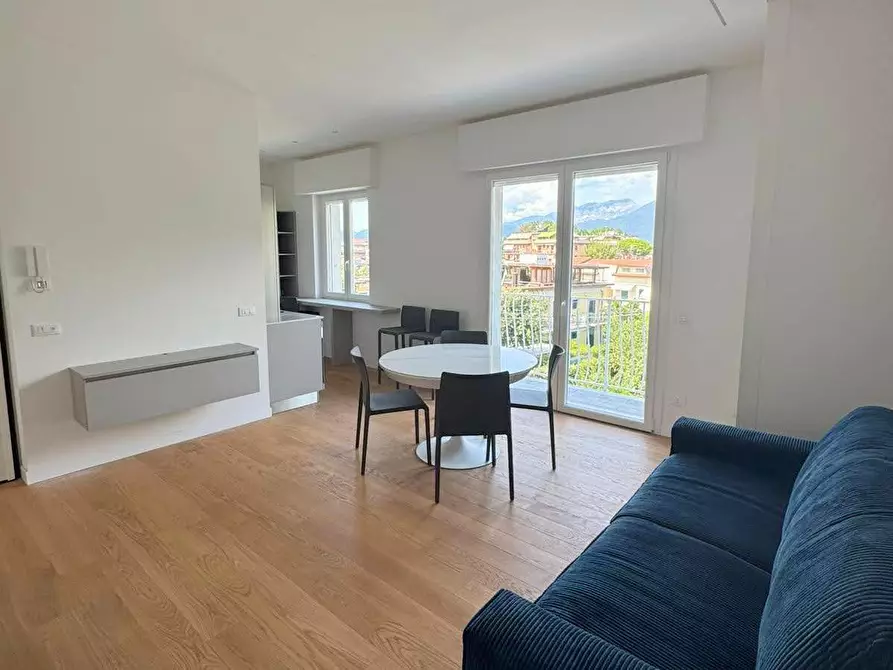 Immagine 1 di Appartamento in vendita  a Massa