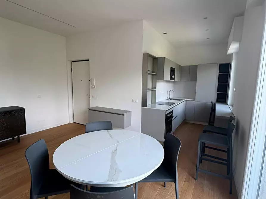 Immagine 2 di Appartamento in vendita  a Massa