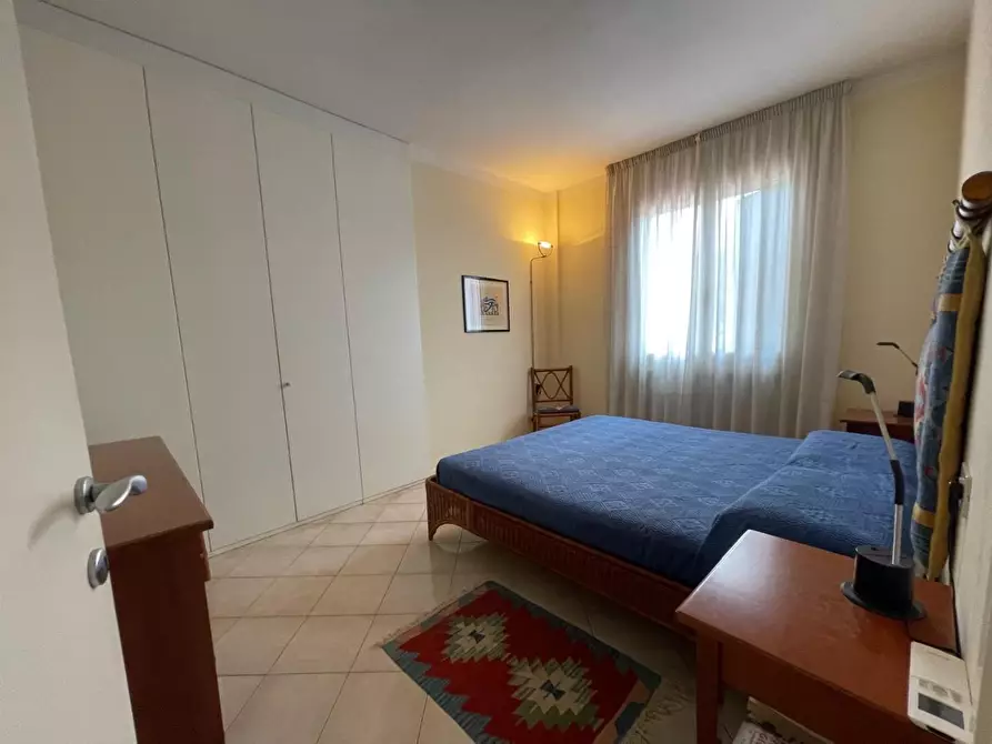 Immagine 10 di Appartamento in vendita  a Montignoso