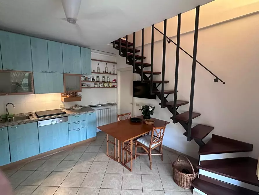 Immagine 8 di Appartamento in vendita  a Montignoso