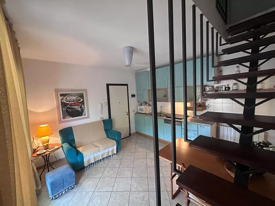 Immagine 6 di Appartamento in vendita  a Montignoso