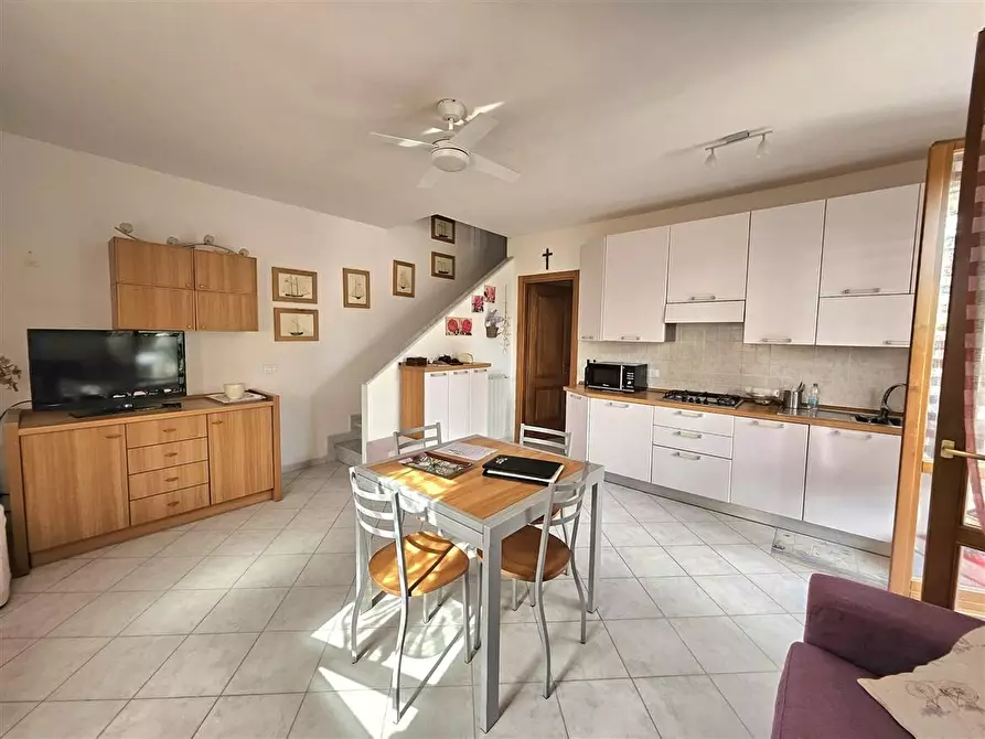 Immagine 5 di Villetta a schiera in vendita  a Massa