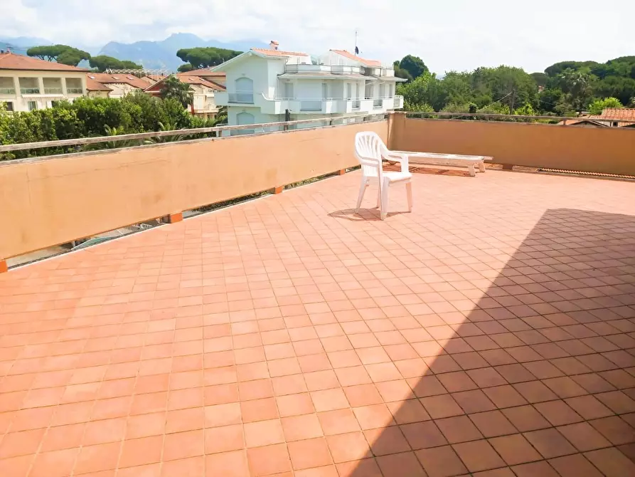 Immagine 12 di Appartamento in vendita  a Montignoso